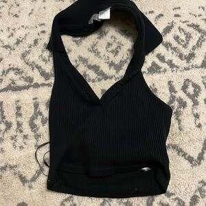 H&M black collared crop top ⭐️